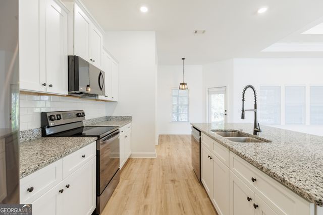 3033 Reynolda Drive, Hahira, GA 31632