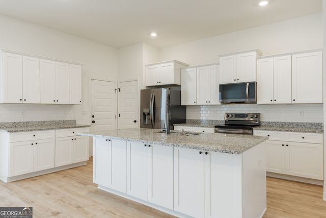 3033 Reynolda Drive, Hahira, GA 31632