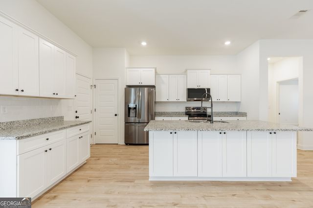 3033 Reynolda Drive, Hahira, GA 31632