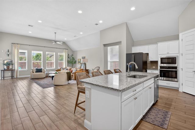 2013 Waterview RD, Georgetown, TX 78628