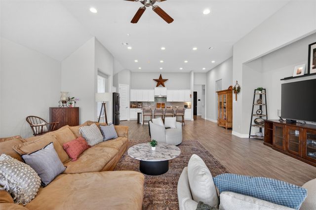 2013 Waterview RD, Georgetown, TX 78628