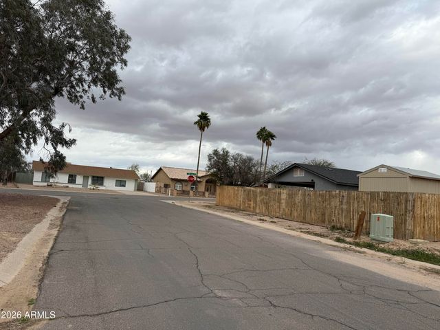 1676 S PECOS Drive 13, Casa Grande, AZ 85194