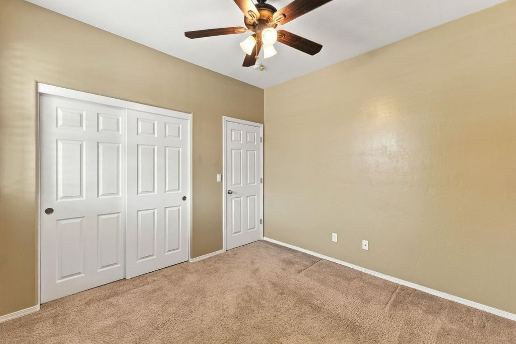 Image 21 of property listing at 1556 Bellflower St, Kingsburg, CA 93631