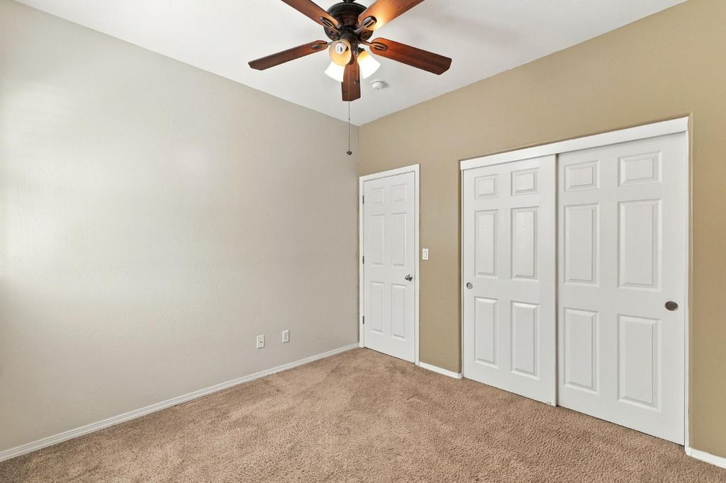 Image 24 of property listing at 1556 Bellflower St, Kingsburg, CA 93631
