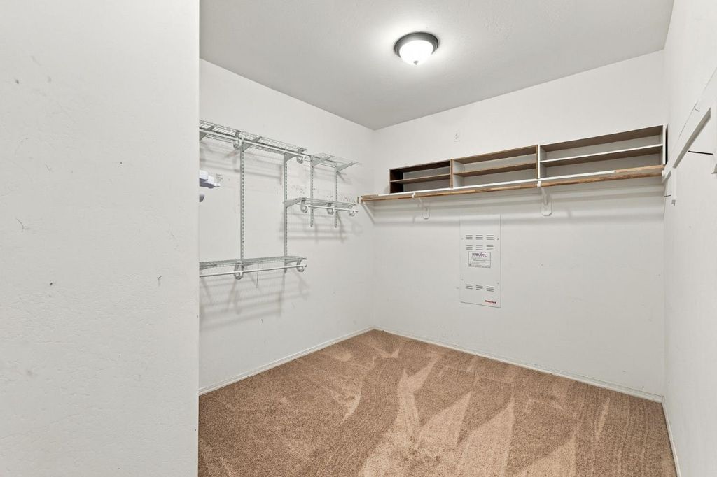 Image 29 of property listing at 1556 Bellflower St, Kingsburg, CA 93631