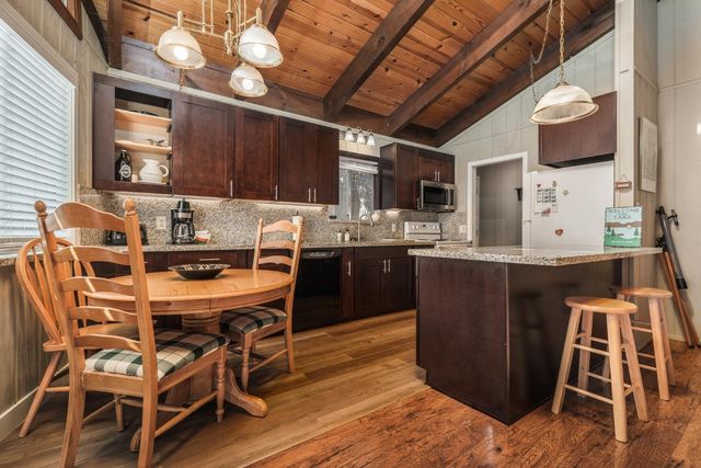 1644 Crystal Air Dr, South Lake Tahoe, CA 96150