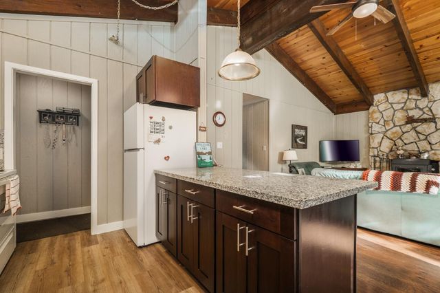 1644 Crystal Air Dr, South Lake Tahoe, CA 96150