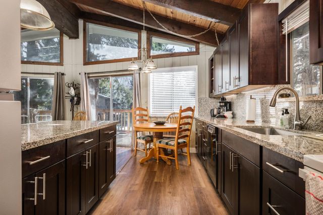 1644 Crystal Air Dr, South Lake Tahoe, CA 96150