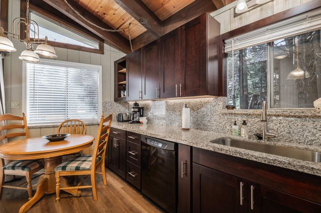 1644 Crystal Air Dr, South Lake Tahoe, CA 96150