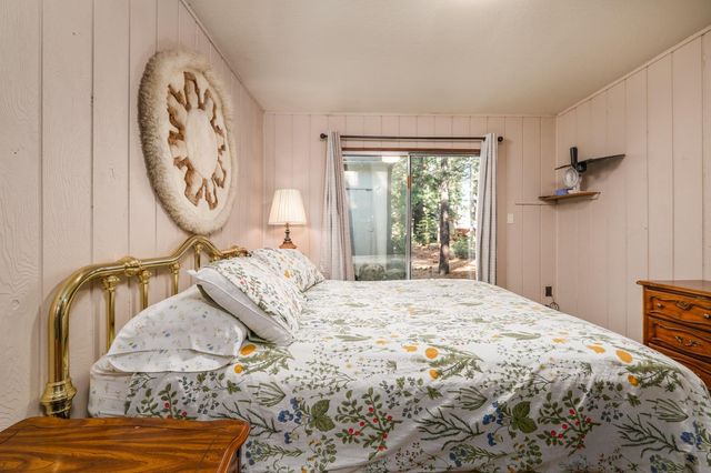 1644 Crystal Air Dr, South Lake Tahoe, CA 96150