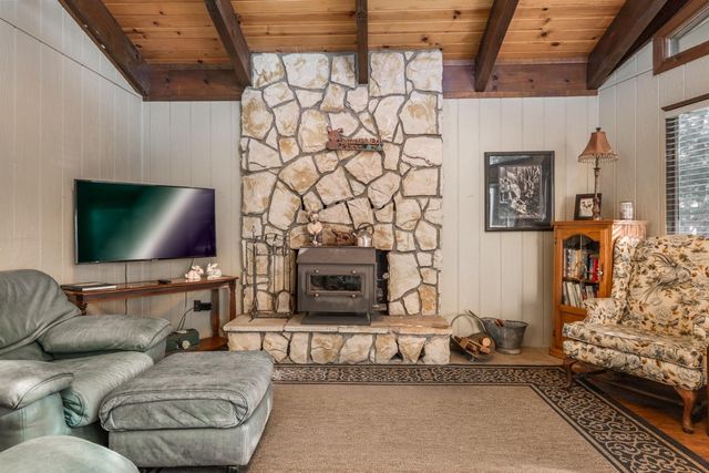 1644 Crystal Air Dr, South Lake Tahoe, CA 96150