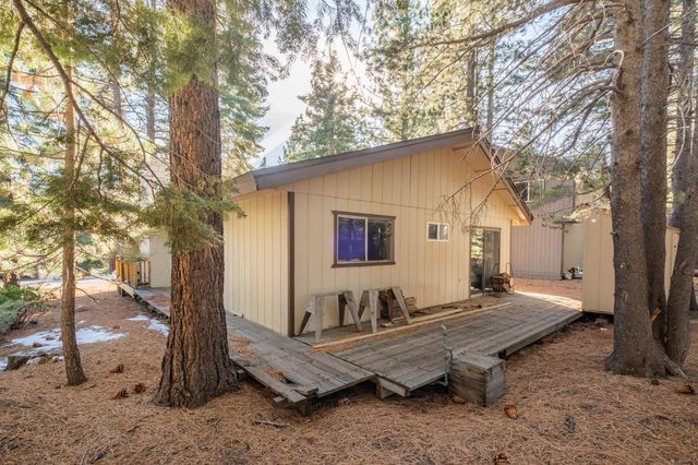 1644 Crystal Air Dr, South Lake Tahoe, CA 96150