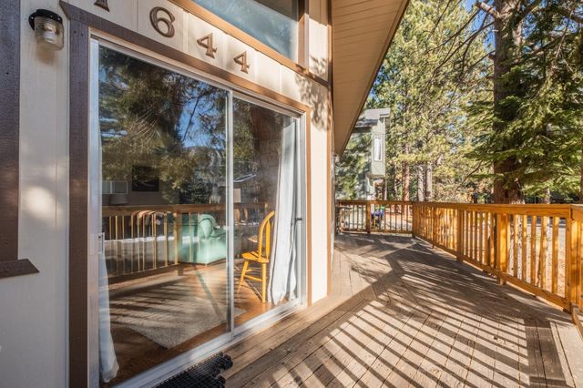 1644 Crystal Air Dr, South Lake Tahoe, CA 96150