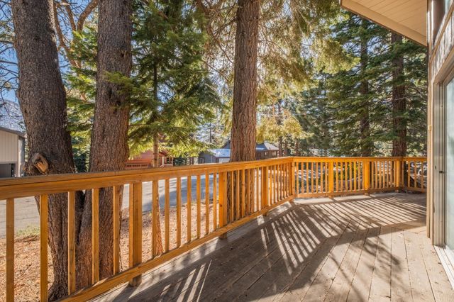 1644 Crystal Air Dr, South Lake Tahoe, CA 96150