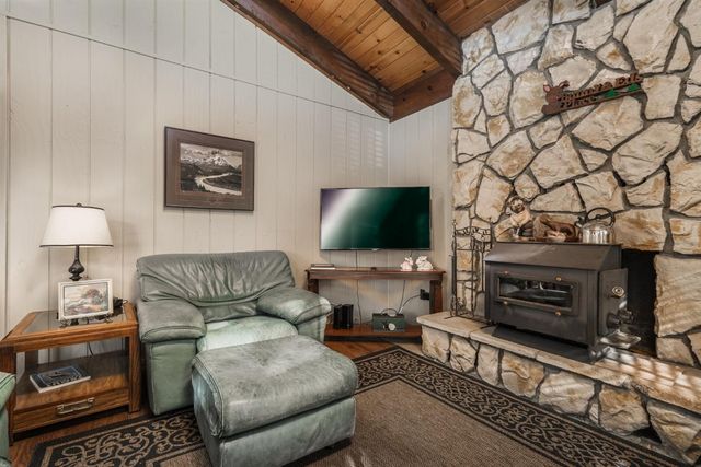 1644 Crystal Air Dr, South Lake Tahoe, CA 96150