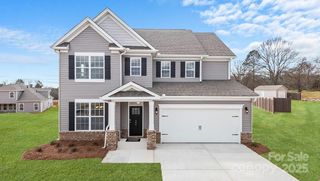 607 Fox Cove Road, Hendersonville, NC 28792