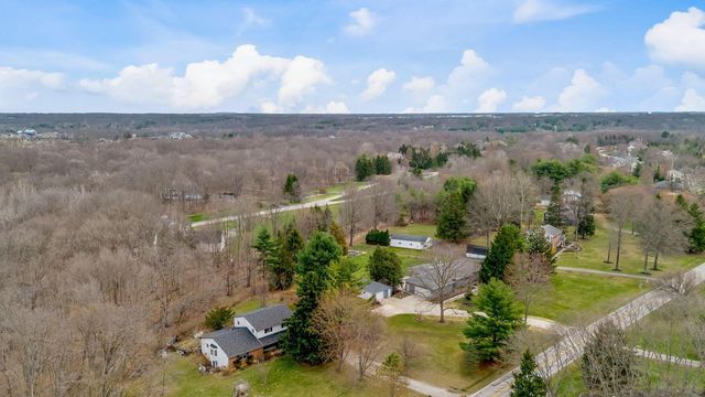 2260 Carriage Road, Powell, OH 43065