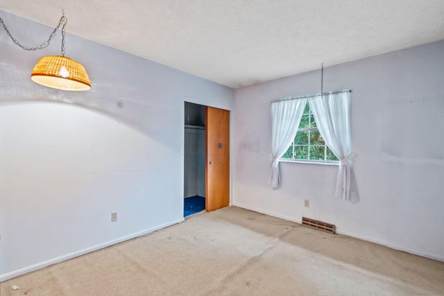 2260 Carriage Road, Powell, OH 43065