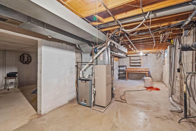 2260 Carriage Road, Powell, OH 43065