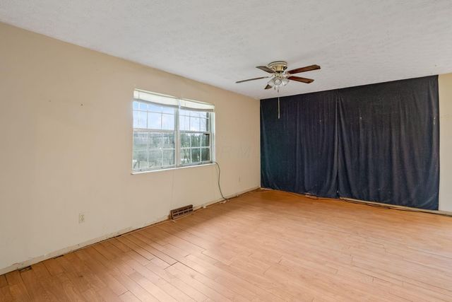 2260 Carriage Road, Powell, OH 43065