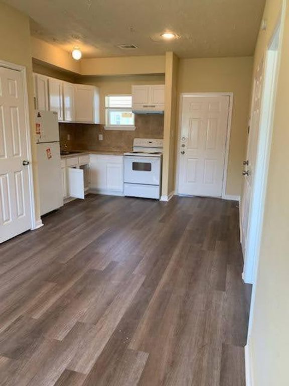 4720 Yellowstone Boulevard 2, Houston, TX 77021