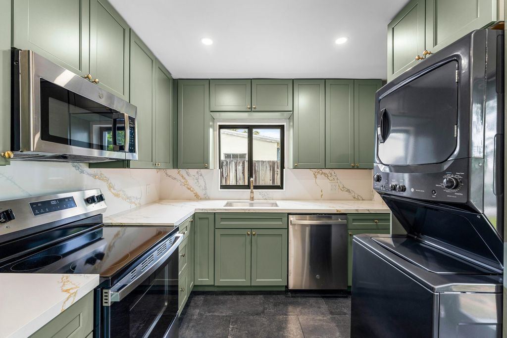 321 NE 59th Street, Fort Lauderdale, FL 33334