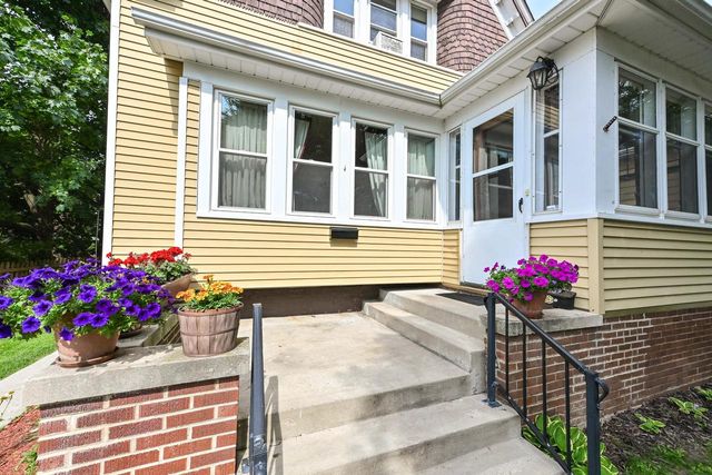 4015 N Stowell AVENUE, Shorewood, WI 53211