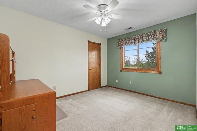 10405 Polk Street, Omaha, NE 68127