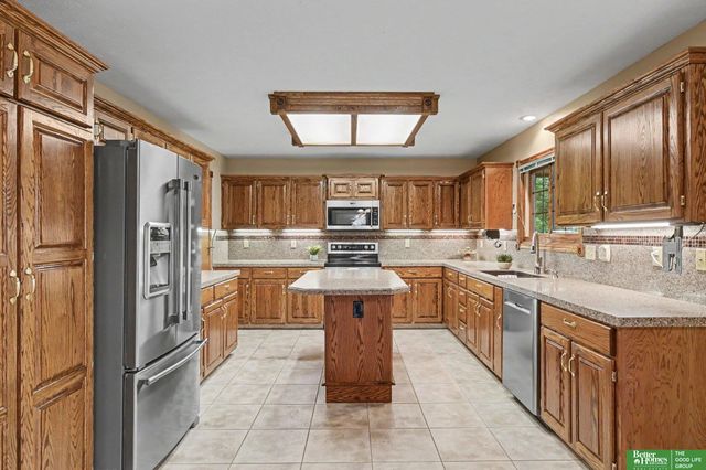 10405 Polk Street, Omaha, NE 68127