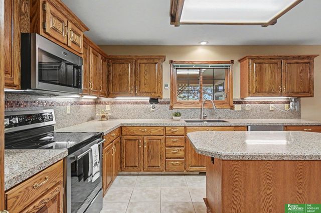 10405 Polk Street, Omaha, NE 68127