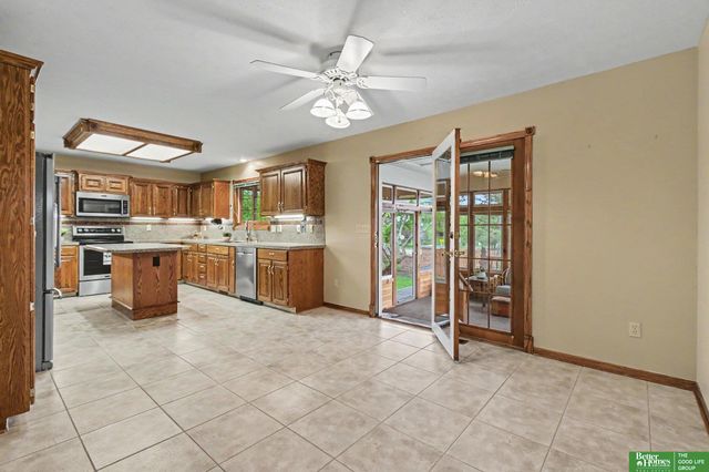 10405 Polk Street, Omaha, NE 68127