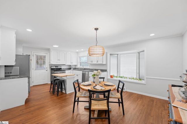 305 Crestwood Drive, Mauldin, SC 29662