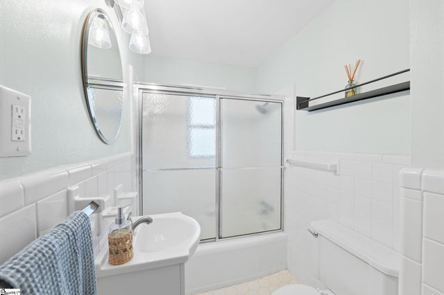 305 Crestwood Drive, Mauldin, SC 29662