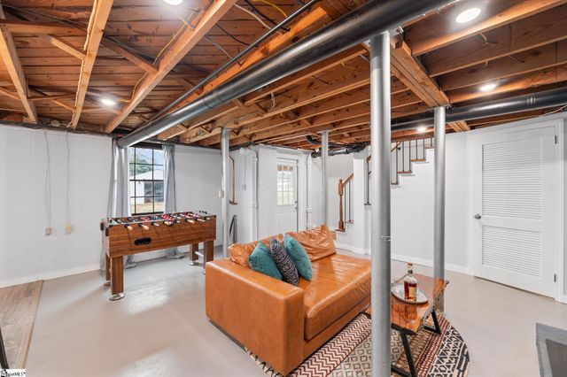 305 Crestwood Drive, Mauldin, SC 29662