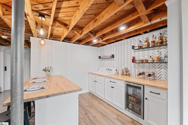 305 Crestwood Drive, Mauldin, SC 29662