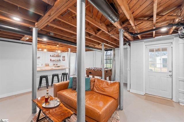 305 Crestwood Drive, Mauldin, SC 29662