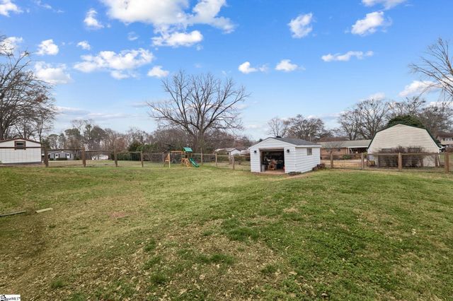 305 Crestwood Drive, Mauldin, SC 29662