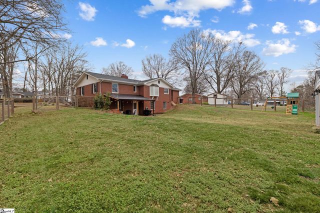 305 Crestwood Drive, Mauldin, SC 29662