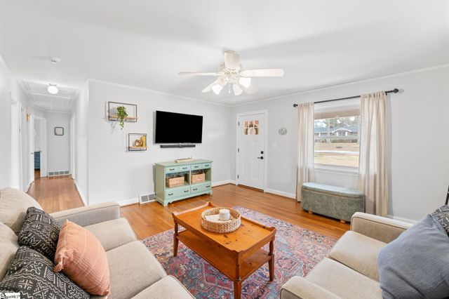 305 Crestwood Drive, Mauldin, SC 29662