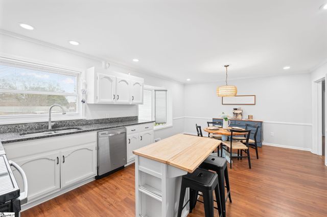 305 Crestwood Drive, Mauldin, SC 29662