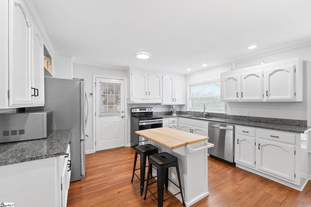 305 Crestwood Drive, Mauldin, SC 29662