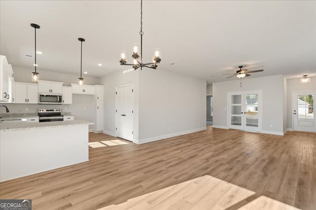 190 Foxridge Court, Metter, GA 30439