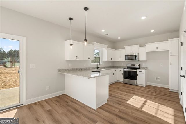 190 Foxridge Court, Metter, GA 30439