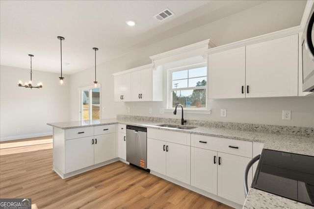 190 Foxridge Court, Metter, GA 30439