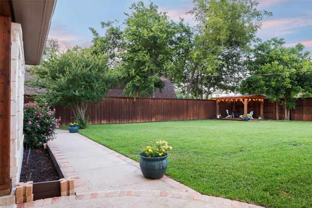 3867 Beutel Court, Dallas, TX 75229