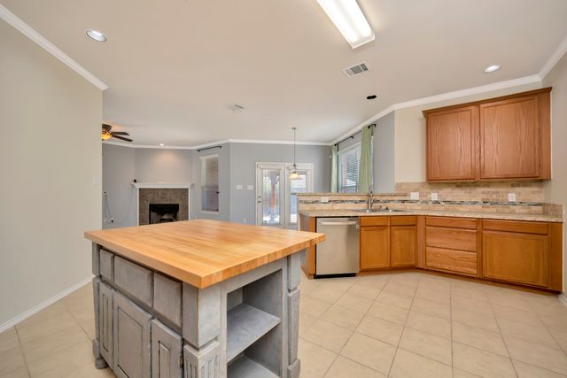 5728 Mountain Stream Trail, Fort Worth, TX 76244