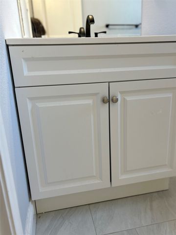 542 S Redford Lane, White Settlement, TX 76108