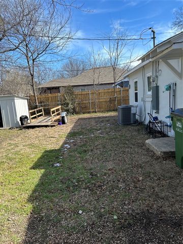 542 S Redford Lane, White Settlement, TX 76108