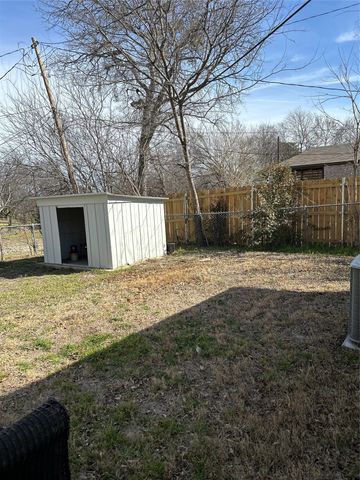 542 S Redford Lane, White Settlement, TX 76108