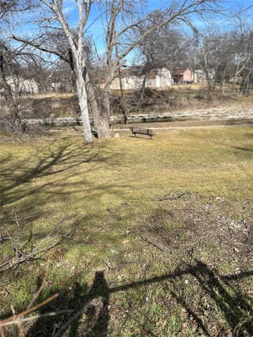 542 S Redford Lane, White Settlement, TX 76108